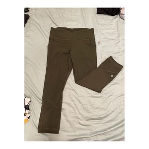 Green Lululemon Cropped Leggings Size 6